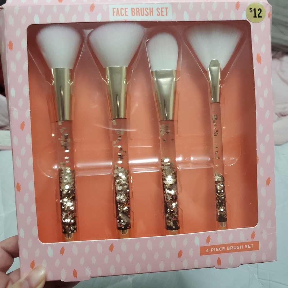 Valentine's Day makeup brush set